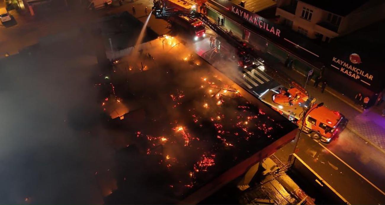 Ataşehir’de iki katlı binanın çatısında yangın - ASAYİŞ