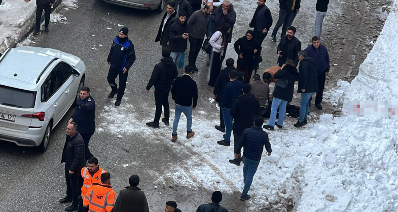 Çatıdan düşen kar kütlesi genç kızın hayatına mal oldu - GÜNDEM