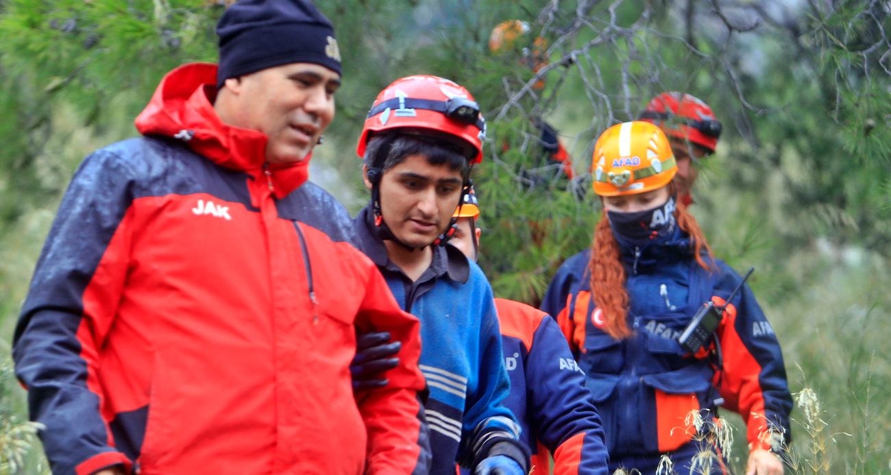 Dağın zirvesinde mahsur kalıp çığlığını 4 gün sonra duyurabilen genç: 