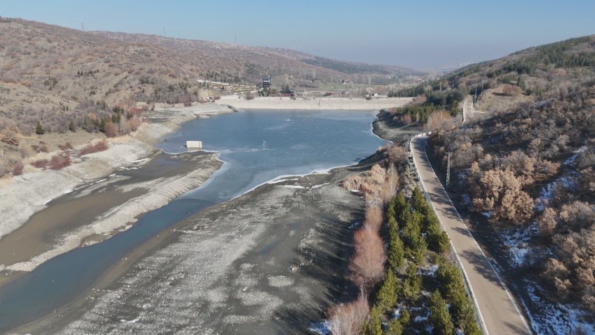Ankara’da su isyanı: Kesinti bitmiyor, akan su çamur gibi