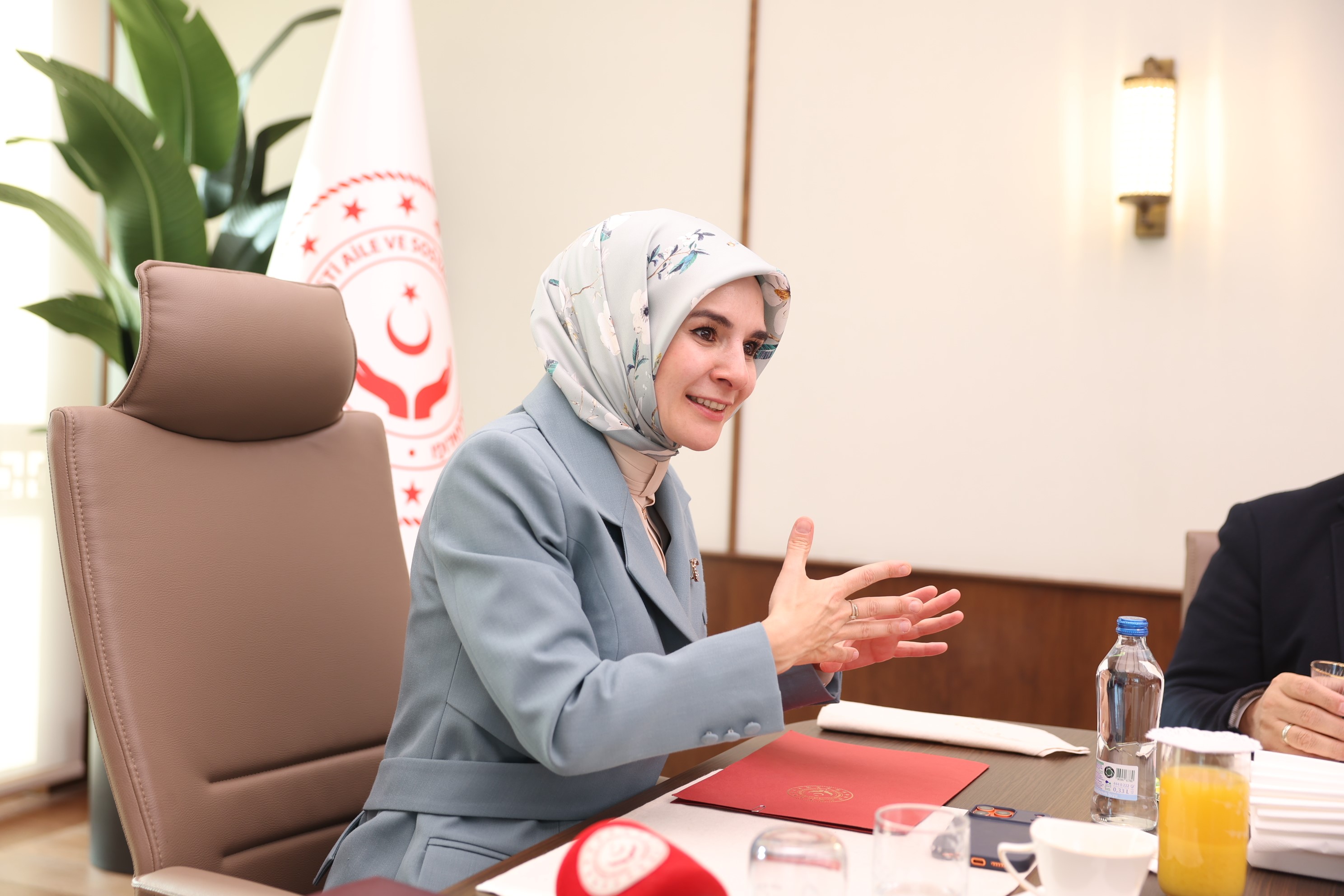 Bakan Göktaş, basın kuruluşlarının temsilcileriyle bir araya geldi