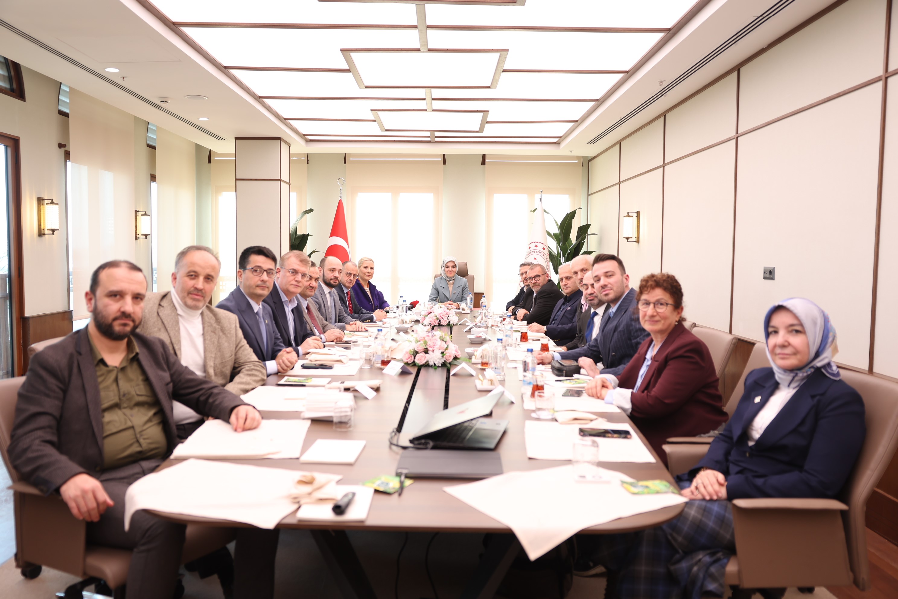 Bakan Göktaş, basın kuruluşlarının temsilcileriyle bir araya geldi