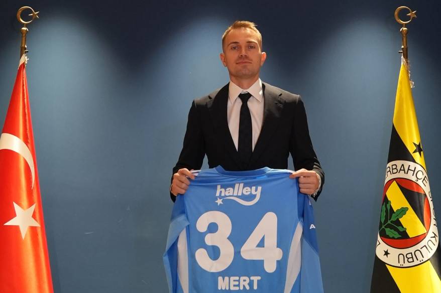 Mert Günok yeniden Fenerbahçe’de