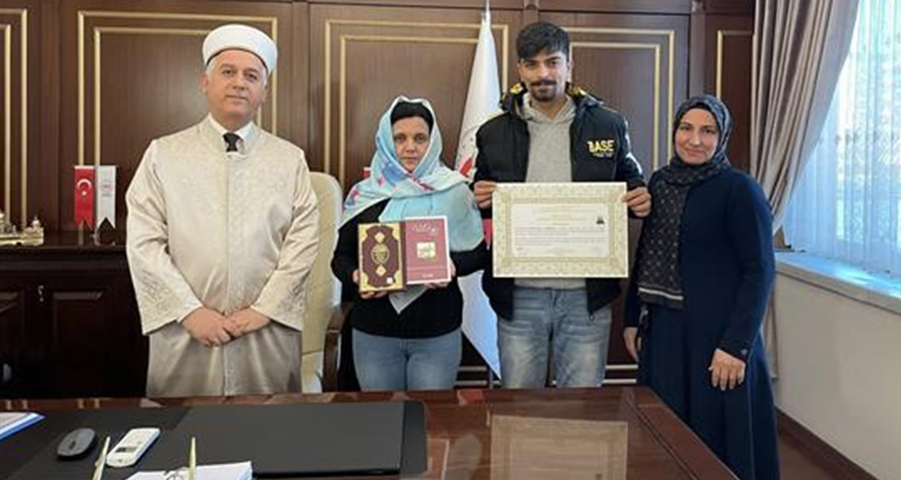 Macar kadın Kur’an-ı Kerim’den etkilenerek Müslüman oldu