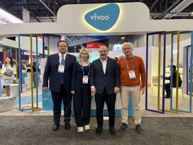 TBMM Sanayi Komisyonu Başkanı Varank, CES'teki Türk girişimcileri ziyaret etti