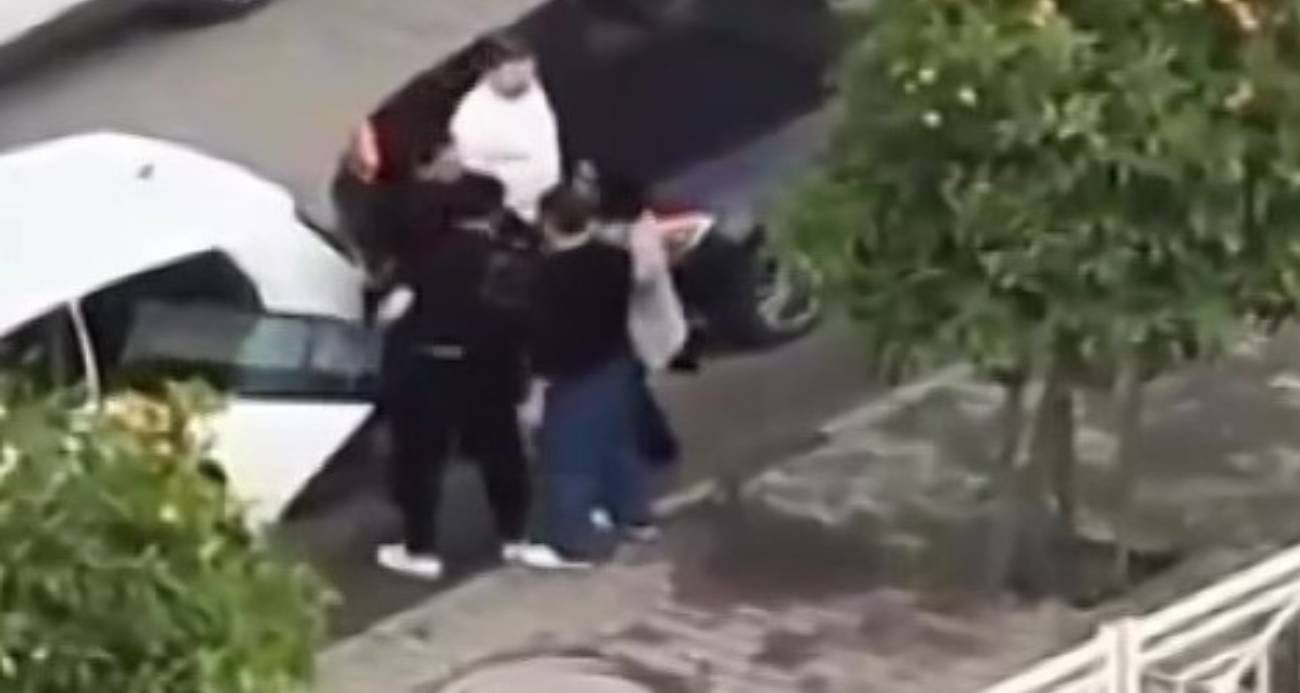 Adana’da koca eşini tartaklayıp, otomobiliyle aracına defalarca vurdu