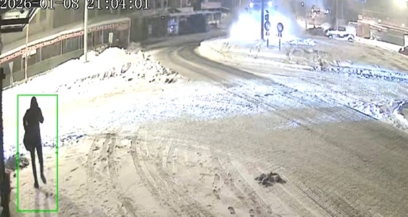 Elazığ’da buzlanma nedeniyle kayan tır KGYS direğine çarptı: 1 yaralı