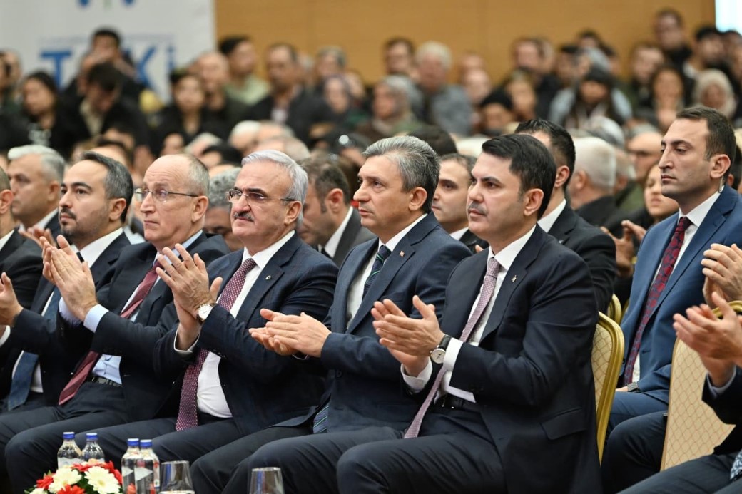 Yüzyılın Konut Projesi kapsamında Antalya’da kura heyecanı: 13 bin 213 konut için çekiliş yapıldı