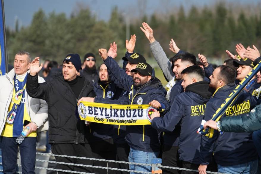 Fenerbahçeli taraftarlar Süper Kupa finali için stada geldi