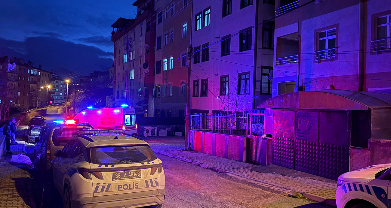 Tartıştığı erkek arkadaşını banyoda bıçaklayarak öldürdü