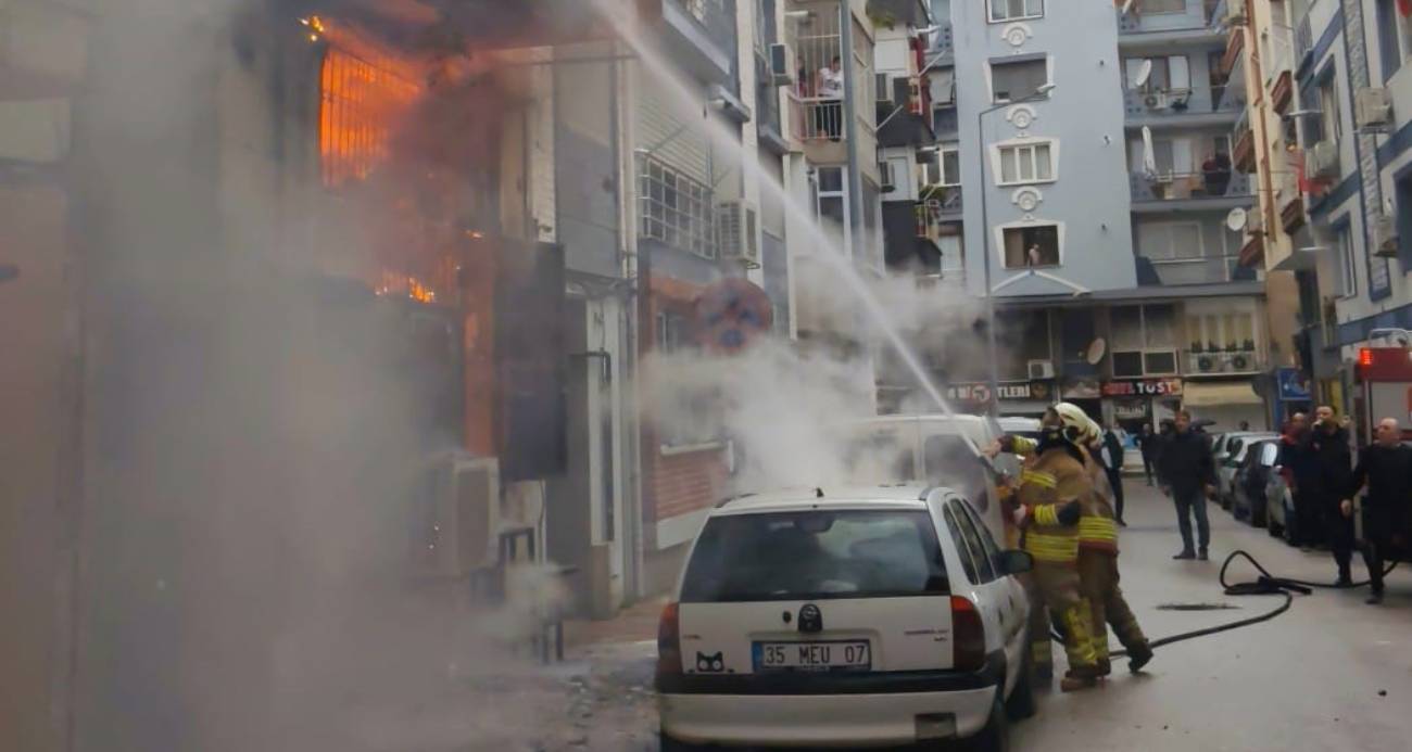 Manisa’da iş yerindeki yangın mahalle sakinlerine korku dolu anlar yaşattı