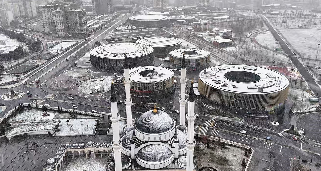 Başakşehir’de kar yağışı dronla görüntülendi
