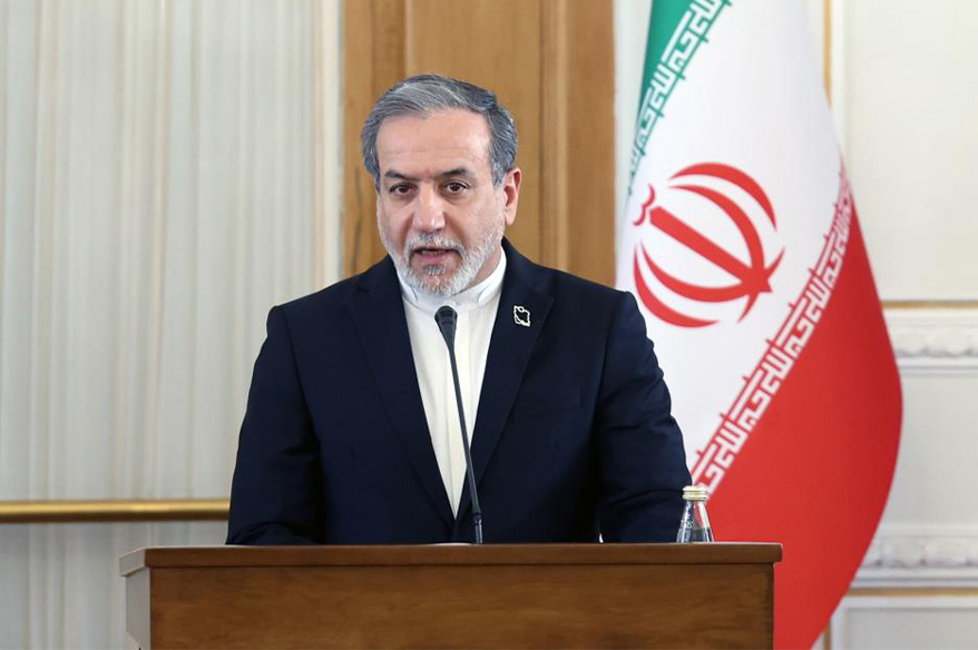 Arakçi: "ABD, daha önce denediği askeri seçeneği tekrar denemek isterse, biz buna hazırız"