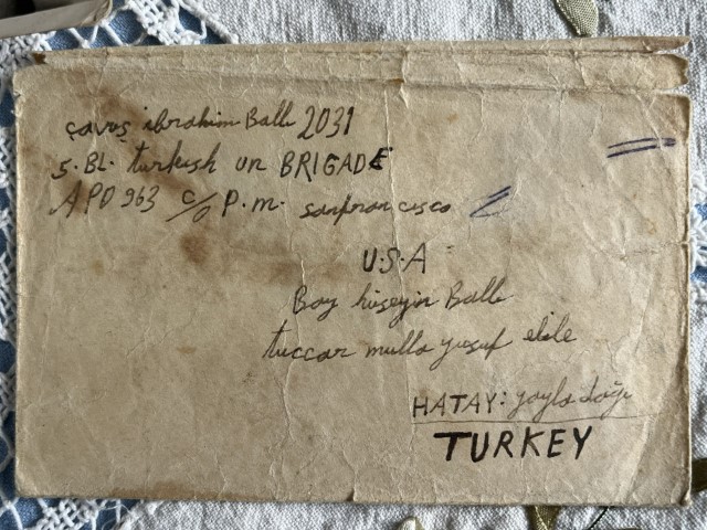 Yüzünü görüp, sesini duymadığı şehit babasının kendisi için yazdığı 75 yıllık mektubu yıllardır saklıyor