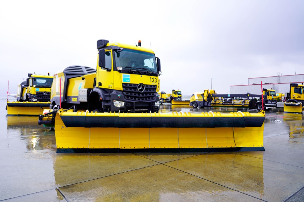 İstanbul Havalimanı’nda pistteki kar miktarı ‘anlık’ takip ediliyor