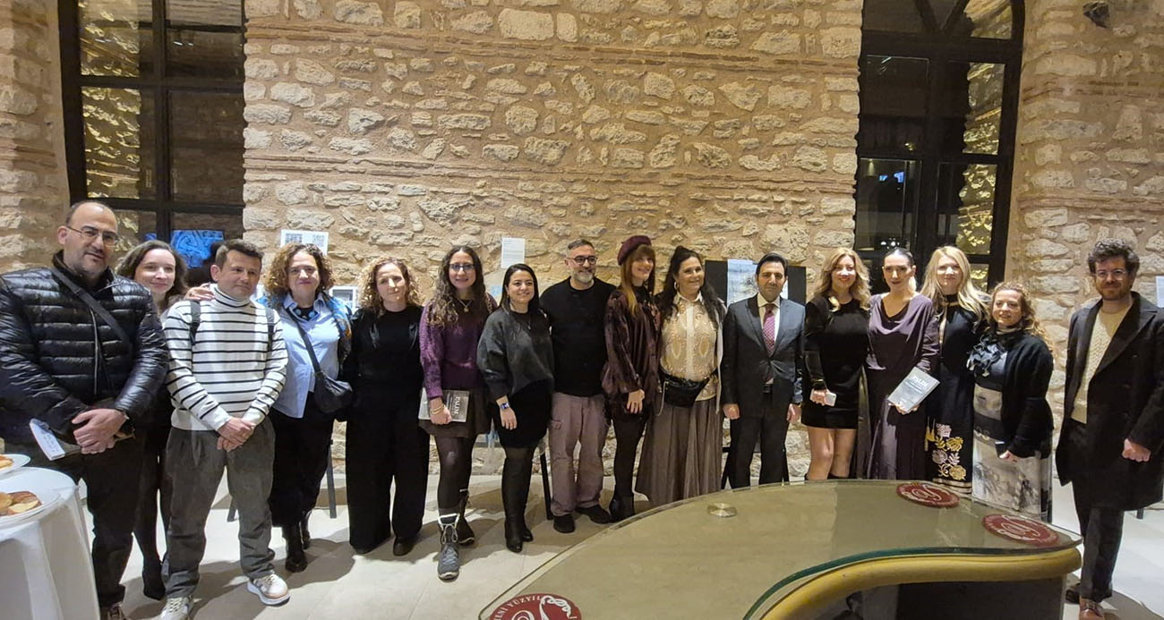 İstanbul Yeni Yüzyıl Üniversitesi Güzel Sanatlar Fakültesi öncülüğünde düzenlenen, farklı üniversitelerden ulusal ve uluslararası sanatçıları bir araya getiren PALIMPSEST Uluslararası Sanat ve Tasarım Sergisi, 12 Ocak’ta Fişekhane İstanbul’da kapılarını açtı. Sergi, geçmişin izlerini çağdaş üretimlerle buluşturan disiplinlerarası yaklaşımıyla dikkat çekiyor.