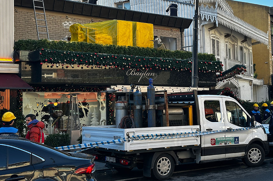 Bebek’teki Baylan Pastanesi’nin kaçak eklentisi yıkıldı