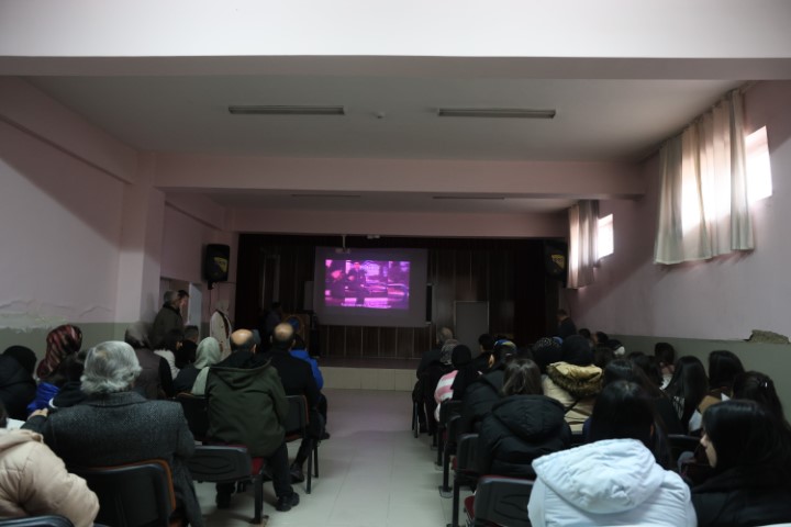 Bir okul, üç nesil, tek karne günü