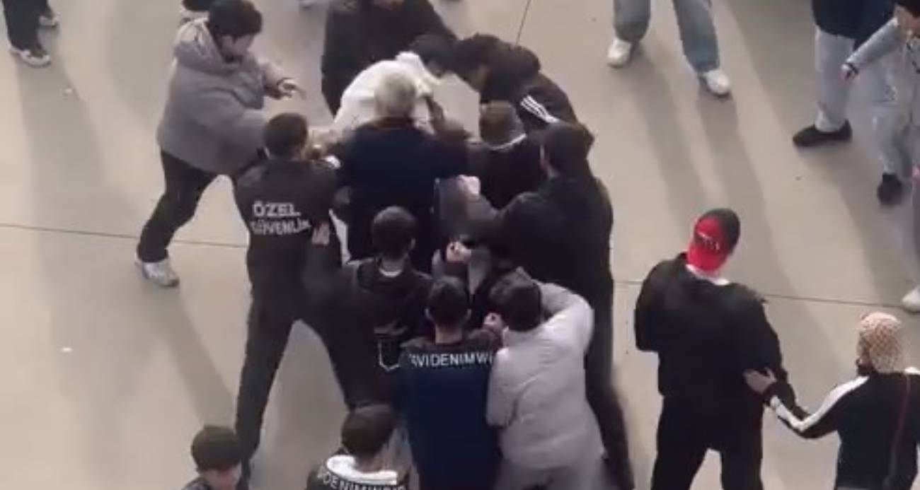 Bursa’da gençler birbirine girdi