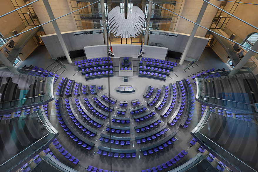 Almanya'dan Trump'ın 8 Avrupa ülkesine yüzde 10 ilave gümrük vergisi kararına tepki