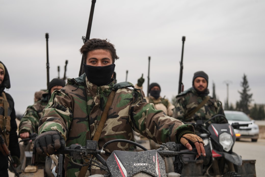 Suriye ordusu, terör örgütü SDG'nin çekildiği Deir Hafer'de kontrol sağladı