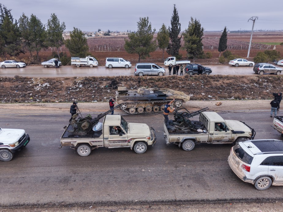 Suriye ordusu, terör örgütü SDG'nin çekildiği Deir Hafer'de kontrol sağladı