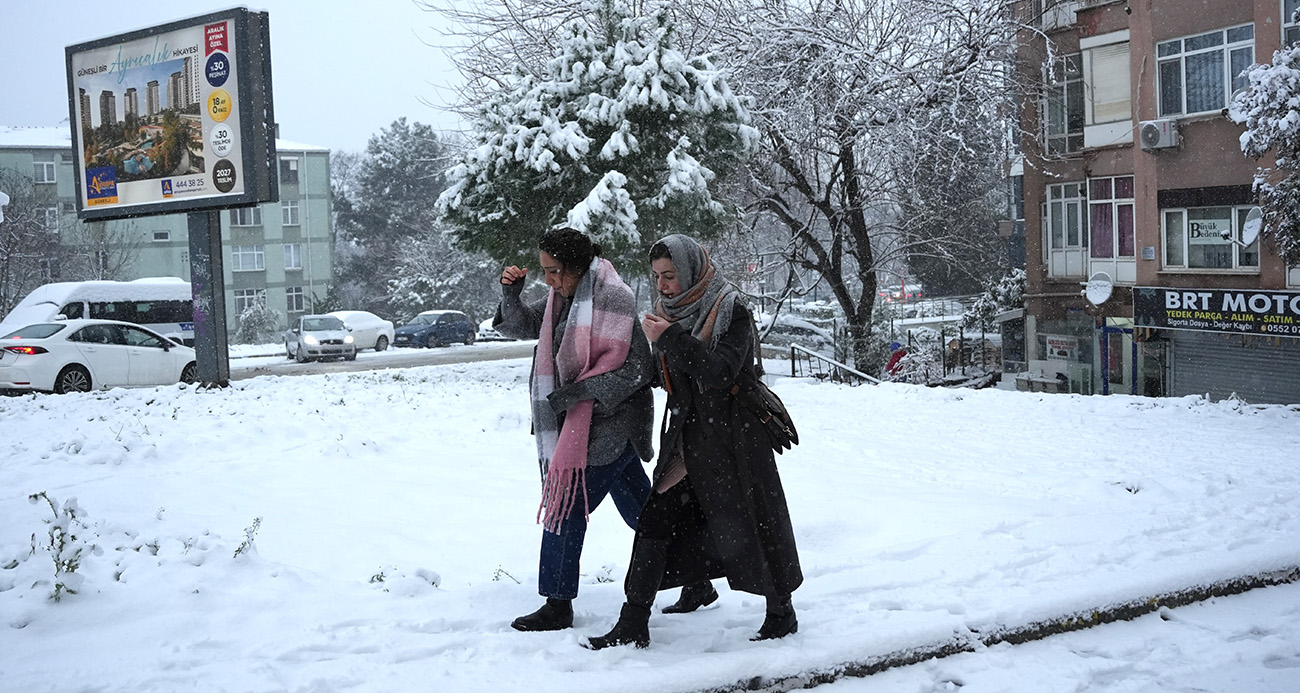 İstanbul'da kar yağışı etkili oluyor