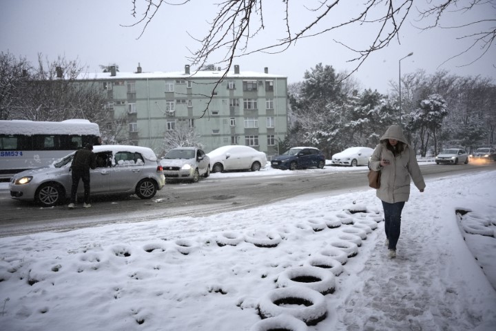 İstanbul'da kar yağışı etkili oluyor