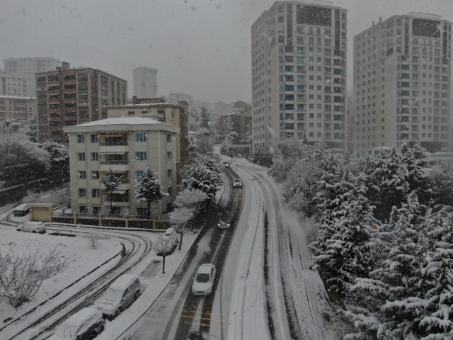 Beyaza bürünen Kartal havadan görüntülendi