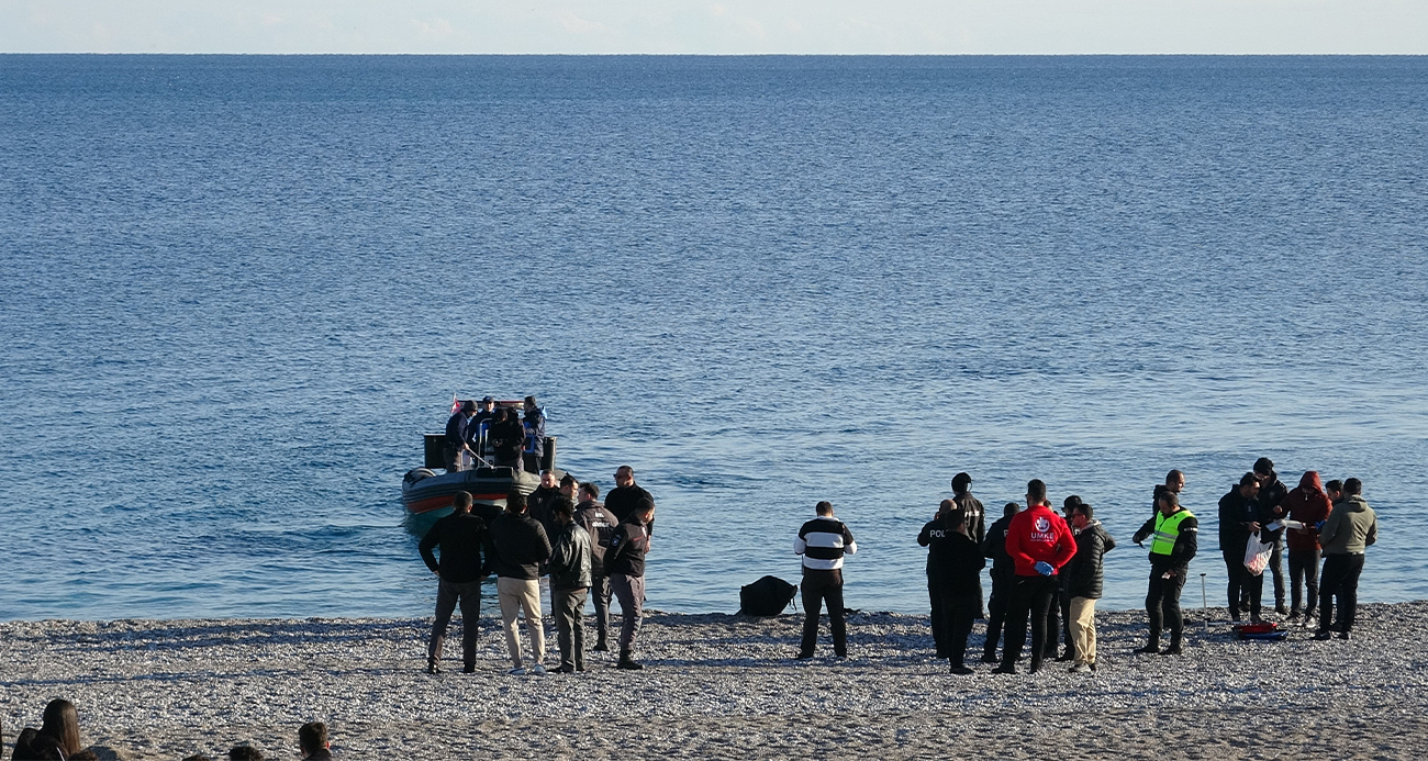 Antalya’da balık tutan vatandaşların oltasına ceset takıldı