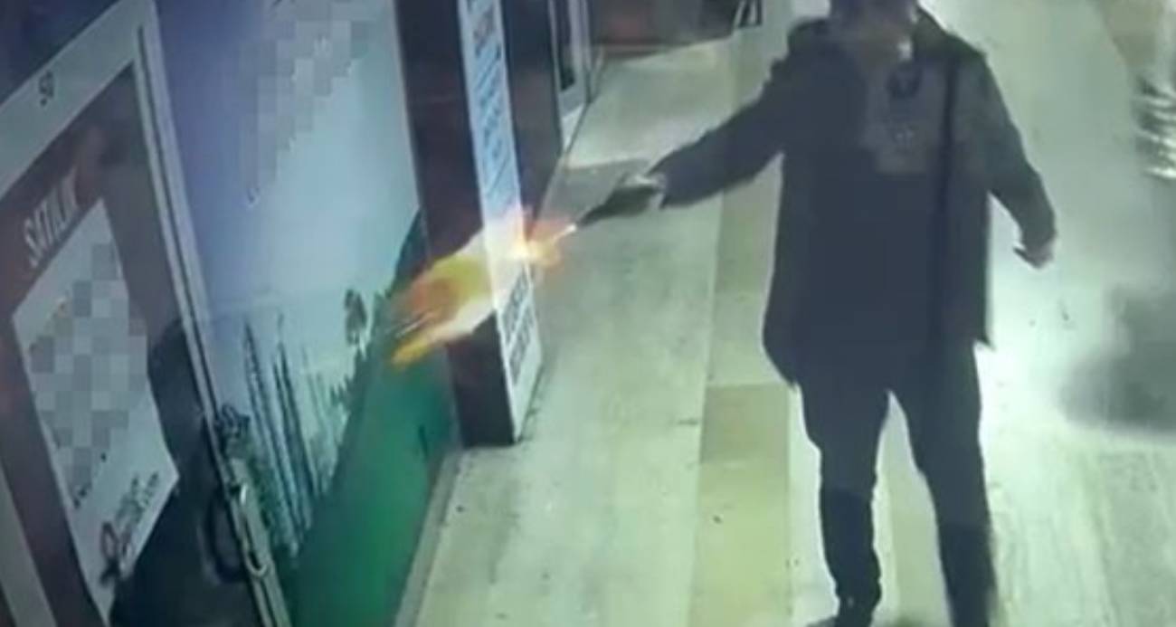 İşyerini mermi yağmuruna tuttu, elini kolunu sallayarak uzaklaştı