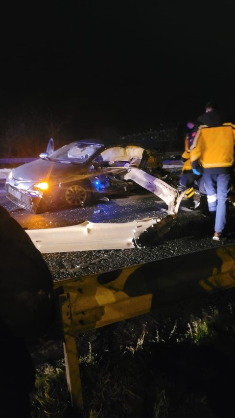 Silivri’de feci kaza: Araçta sıkışan sürücü hayatını kaybetti