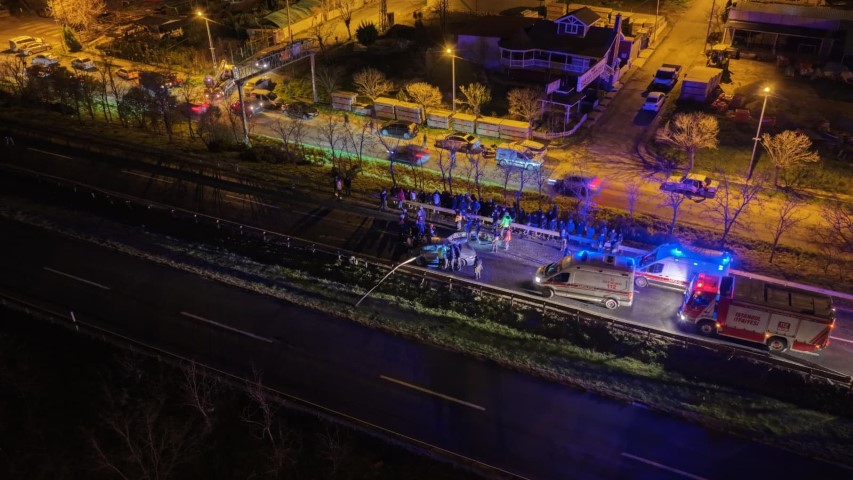 Silivri’de feci kaza: Araçta sıkışan sürücü hayatını kaybetti