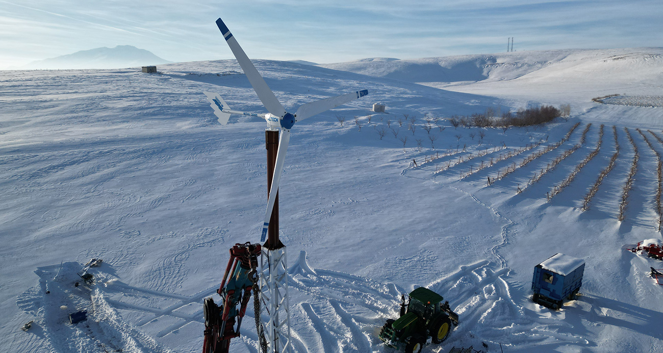 Dededen kalma mesleğini geliştirerek rüzgârgülü imalatı yapıyor