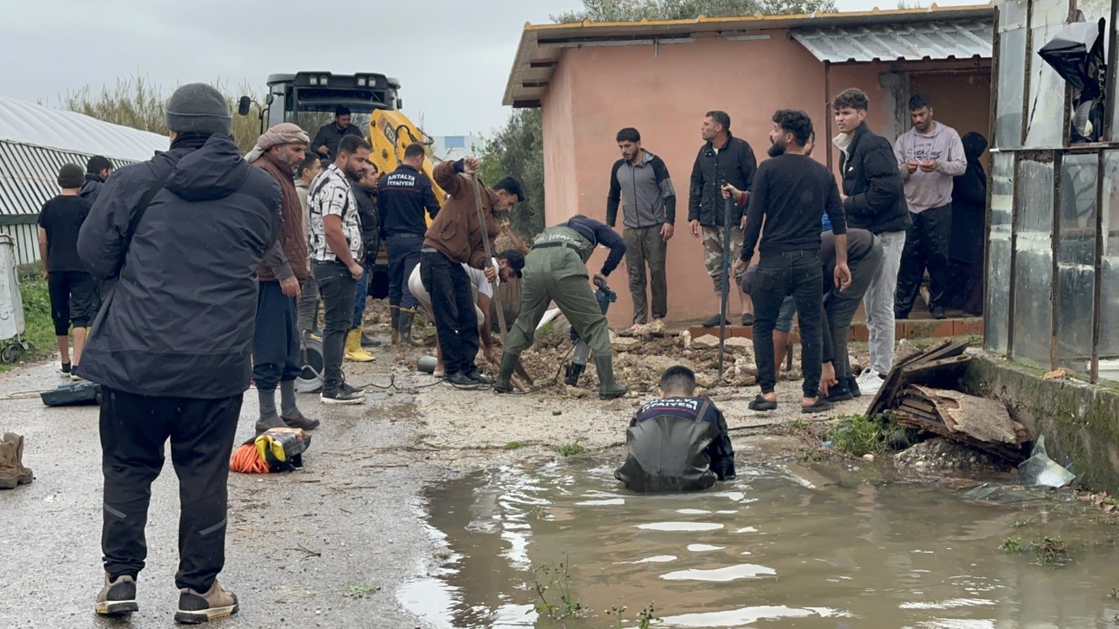 Oyun oynarken tahliye kanalına düşen 3 yaşındaki Berra hayatını kaybetti