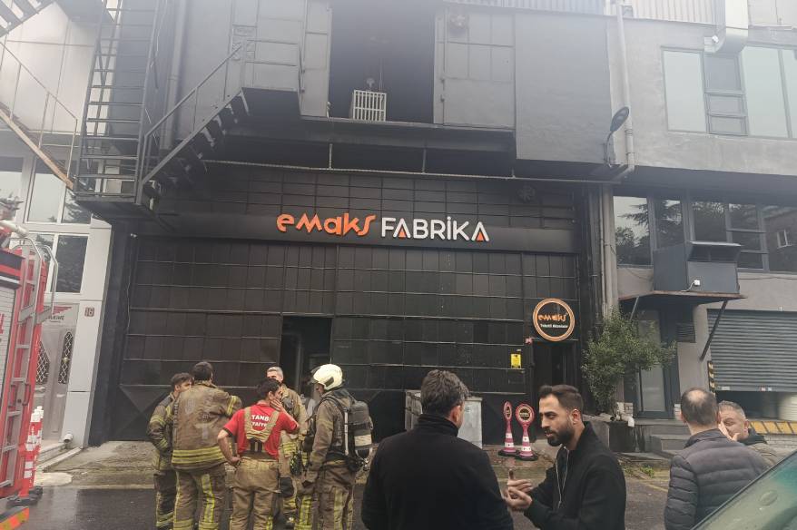 Bahçelievler’de polyester fabrikasında korkutan yangın