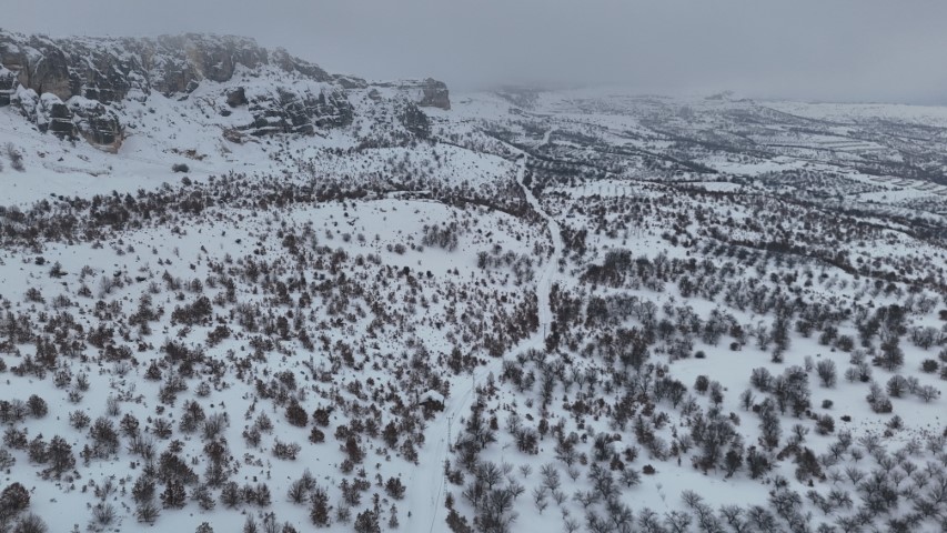 Milyonlarca yıllık vadi beyaza büründü