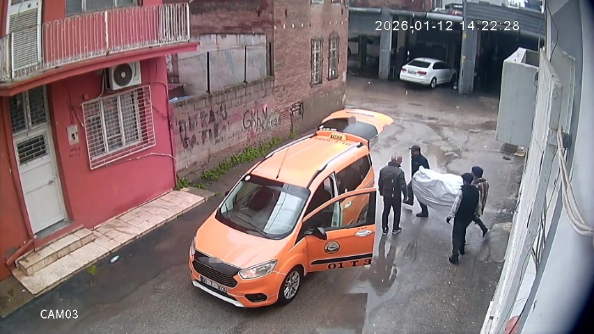 Kapı ve damdaki delikten 1 milyonluk bisiklet çalan 2 kardeş tutuklandı