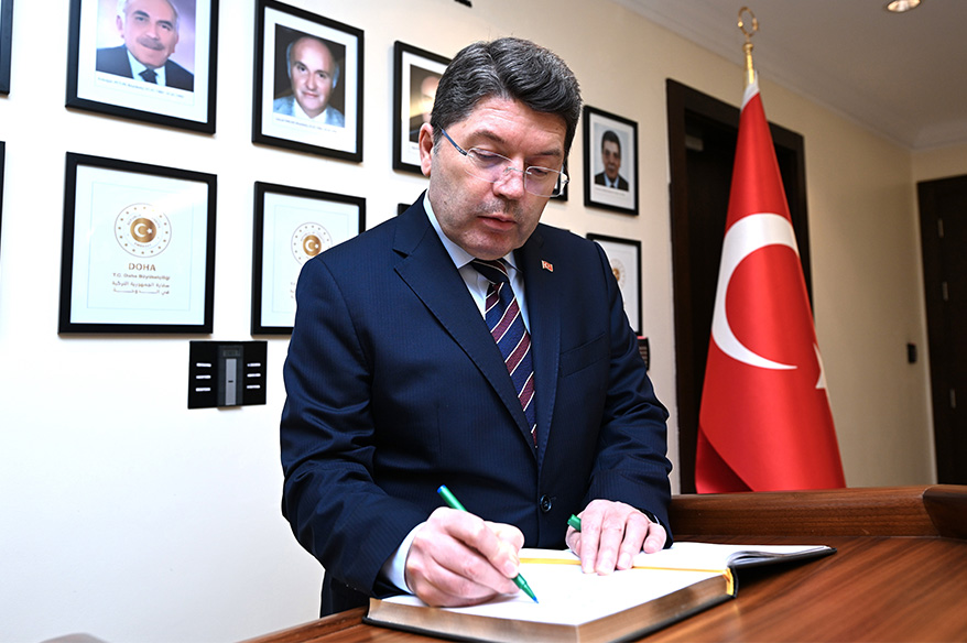 Adalet Bakanı Tunç Katar'da düzenlenen Doha Hukuk Forumu'na katıldı