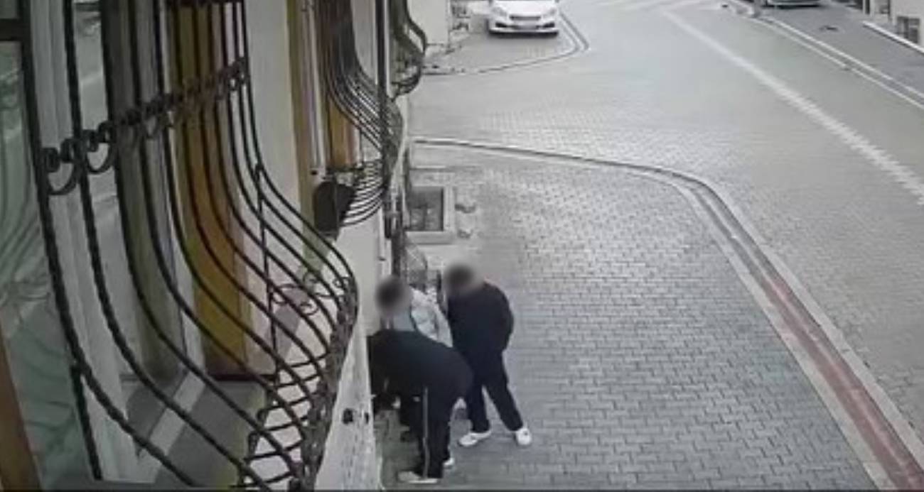 Sokakta buldukları çantadan 2 bin TL aldılar, sosyal medyada görünce iade ettiler