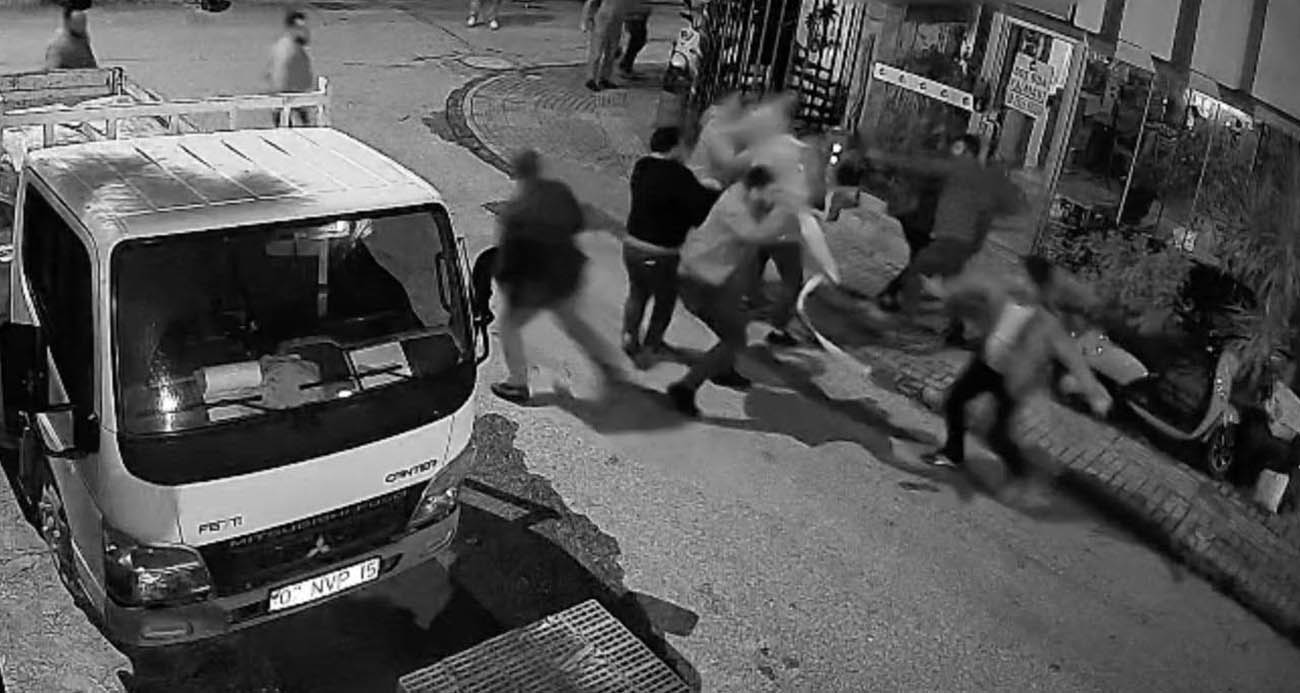 Alacak verecek meselinden birbirlerine girdiler, adliyeye sargılar içinde sevk edildiler