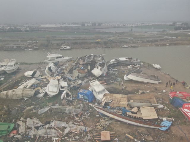 Aksu’da sel ve hortum felaketi: Milyonluk tekneler parçalandı, 700 dönüm alanda seralar sular altında kaldı