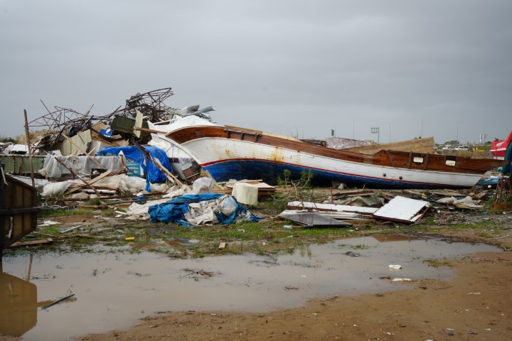 Aksu’da sel ve hortum felaketi: Milyonluk tekneler parçalandı, 700 dönüm alanda seralar sular altında kaldı