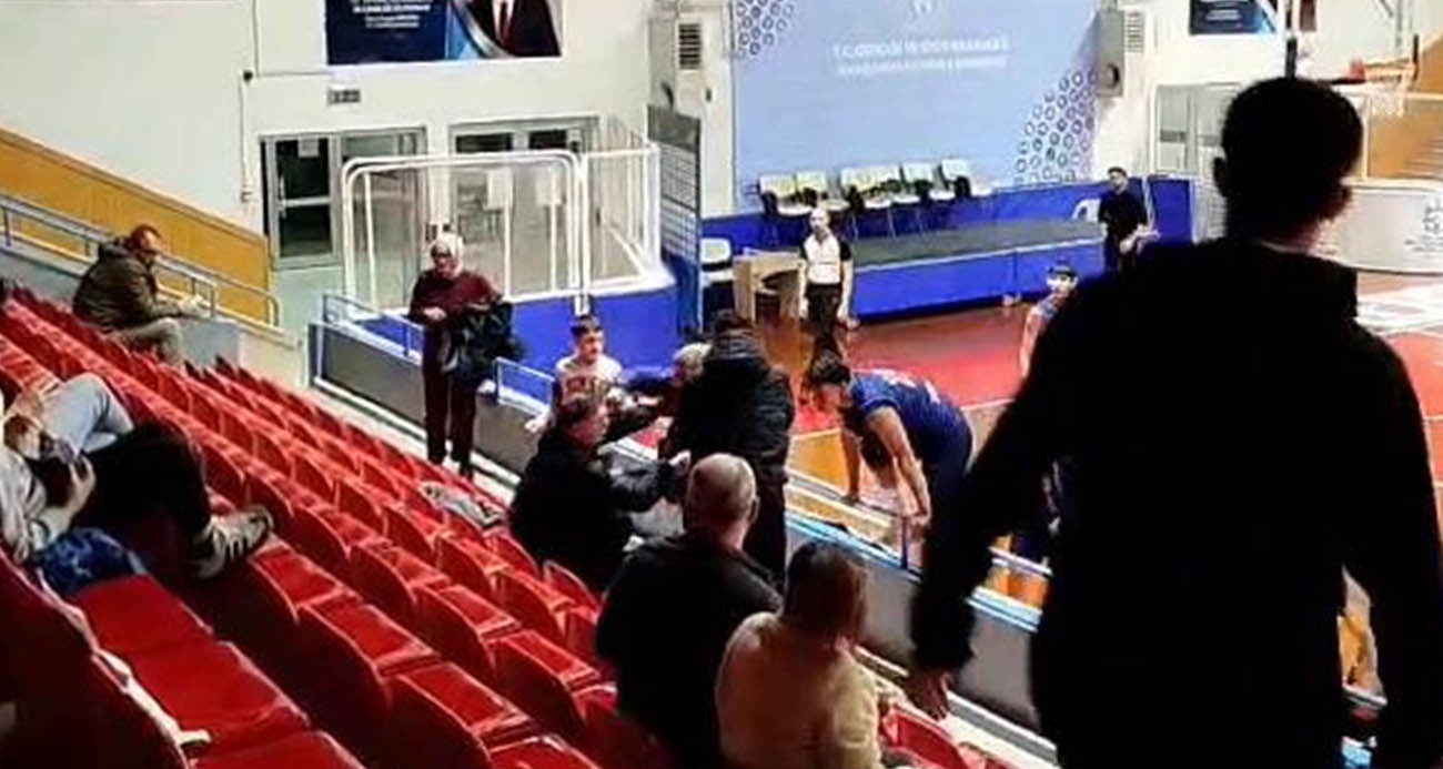 Kocaeli’de U16 basketbol maçında yumruklar havada uçuştu