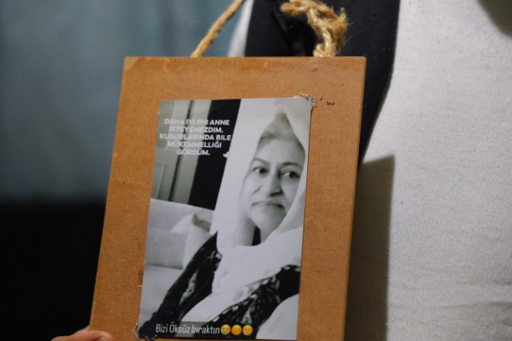 Yarım asırlık birlikteliği deprem bitirdi, eşini ve torununu unutamadı