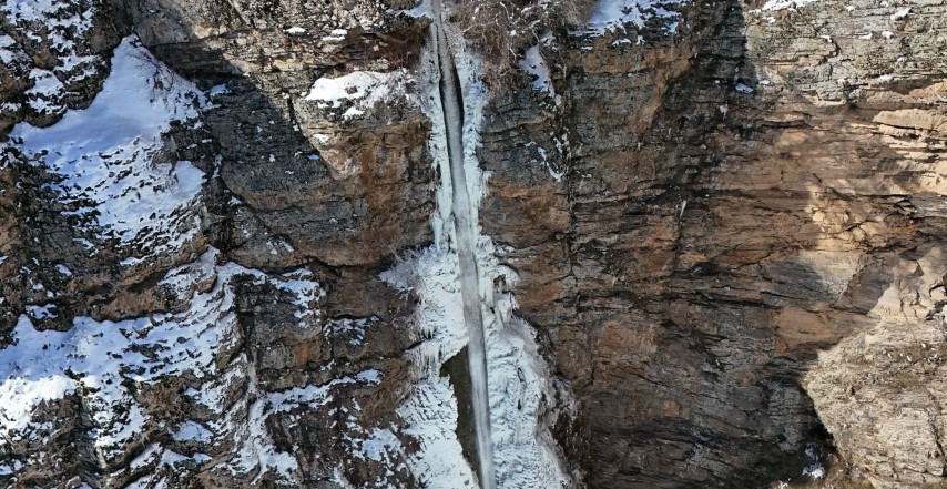 Bitlis’te tüm göller buz tuttu