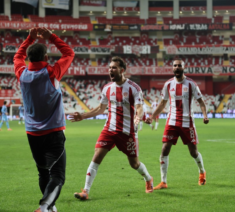Trendyol Süper Lig: Antalyaspor: 1 - Trabzonspor: 1 (Maç sonucu)