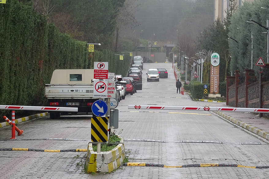 Çekmeköy’de asansör boşluğunda sıkışan kişi hayatını kaybetti