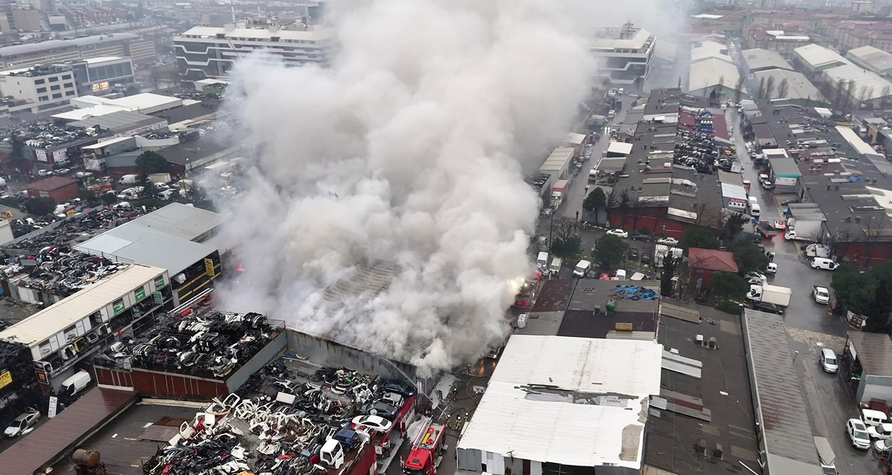 İkitelli Atatürk Sanayi Sitesi’nde yangın