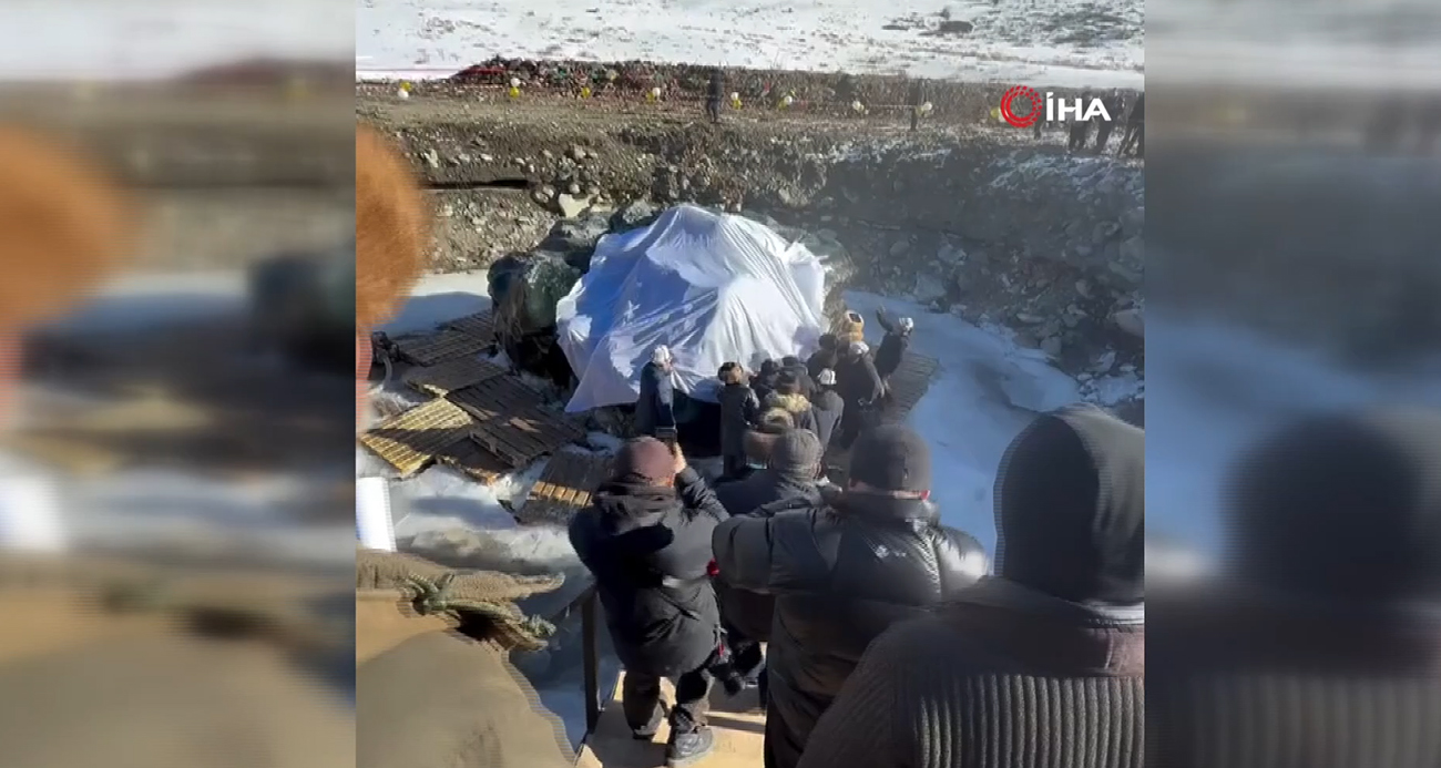 Kırgızistan'da 180 tonluk nefrit benzeri taş bulundu